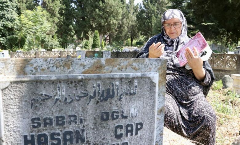 أم تركية تعيش ذكرى زلزال مرمرة كل عام وكأنه اليوم