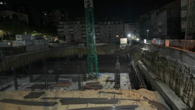 انهيار أرضي في موقع بناء بسلطان غازي يغلق طريقاً مجاوراً احترازياً