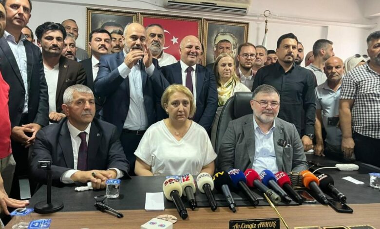 إزمير.. انتخاب أسومان شين رئيسةً لبلدية مندريس خلفاً للرئيس الموقوف