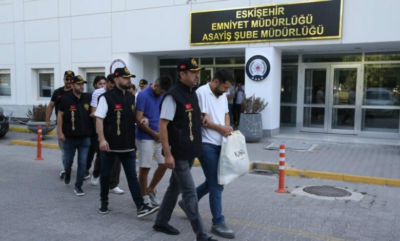 **ضبط 82 متهماً بالنصب على 801 مواطن في 19 ولاية تركية والاستيلاء على 116 مليون ليرة**