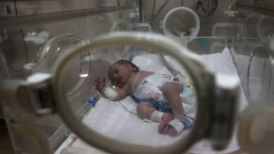 **غزة: تعطل معظم محطات الأوكسجين يحوّل حياة المرضى وحديثي الولادة إلى معركة يومية بين الموت والحياة**