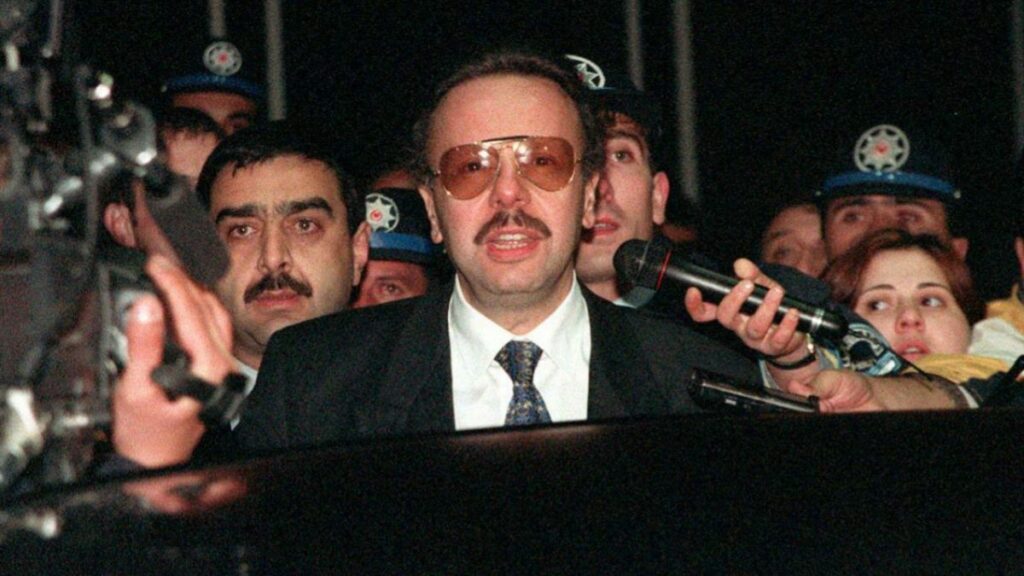 عاجل: وفاة وزير النقل التركي السابق: فتح قبره لإجراء فحوصات الحمض النووي بعد 10 سنوات من رحيله