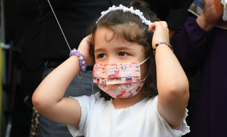 طفلة تركية تحتفل بالشفاء من اللوكيميا وعيد ميلادها الخامس في يوم واحد
