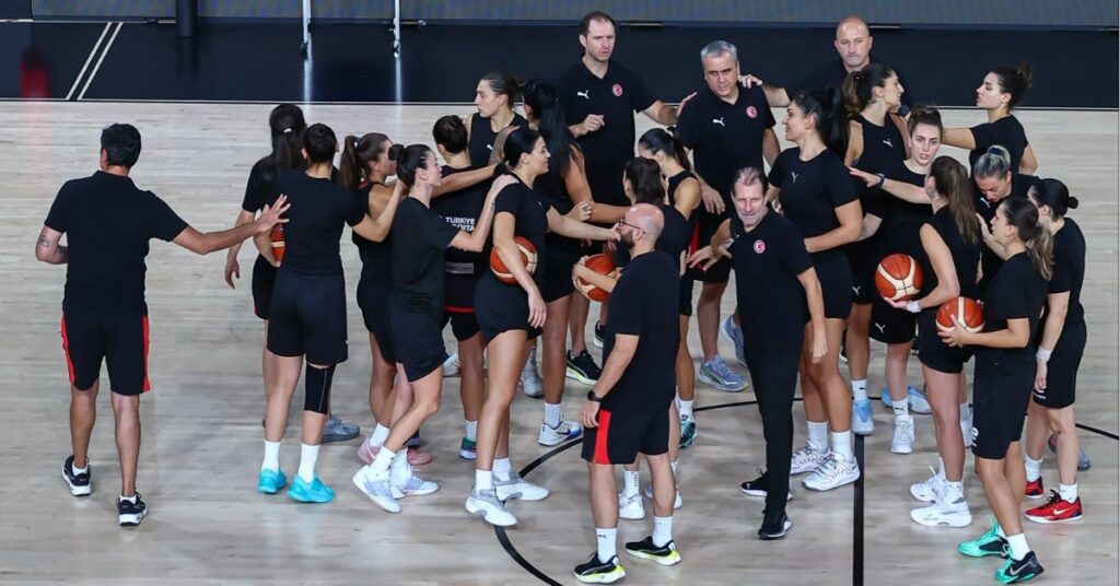 منتخب تركيا النسائي لكرة السلة يدخل معسكرًا مغلقًا تحضيرًا لكأس العالم في برلين