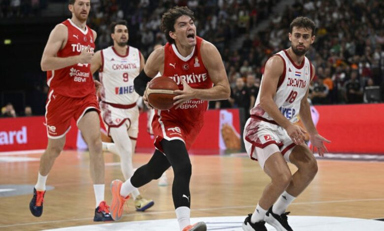 خسارة قاسية للمنتخب التركي أمام كرواتيا بفارق نقطة في نصف نهائي كأس السوبر
