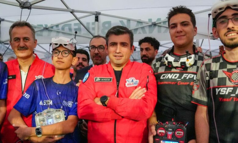 سوريا.. بيرقدار يتابع منافسات TEKNOFEST للطائرات المسيّرة في شرناق