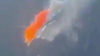 تحطم مروحية بعد اصطدامها بكابلات تلفريك في شمال إيطاليا ومقتل شخصين