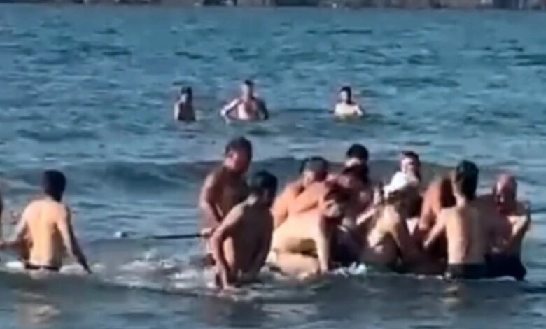 عاجل | وفاة إمام متقاعد أثناء إنقاذه 3 أشخاص من الغرق على ساحل بارتين