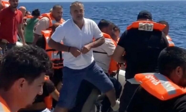 عاجل | لحظات الرعب الأخيرة.. فيديو من داخل القارب الغارق قبالة سواحل غيرني