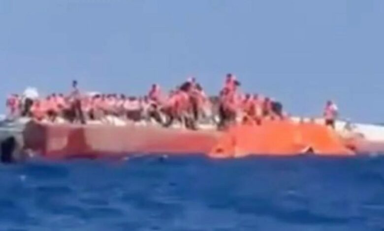 عاجل | اعتقال 8 بينهم قائد السفينة بعد غرق "فيلوجيت" قبالة غيرنة ومقتل 8 أشخاص وإنقاذ 242