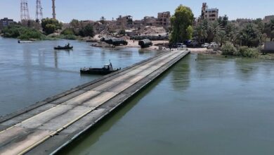 بالتعاون بين الجيشين التركي والسوري.. إنجاز جسر عائم على الفرات لتعويض جسر دمرته الفيضانات