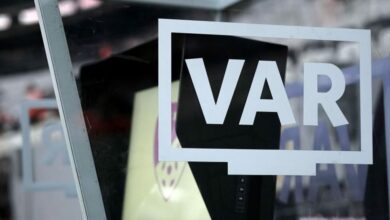 الحكم الهولندي ريتشارد مارتنز يُدير غرفة VAR في مباراة بشكتاش وتشوروم