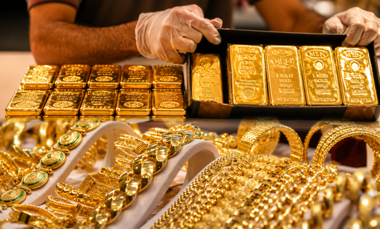 الذهب يعود بقوة.. هل يبدأ الطريق نحو 5200 دولار؟ وهذه أبرز العوامل