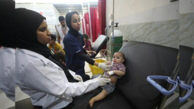 الاحتلال يقصف النصيرات وسط غزة... وجرحى بينهم أطفال في مستشفى عودة