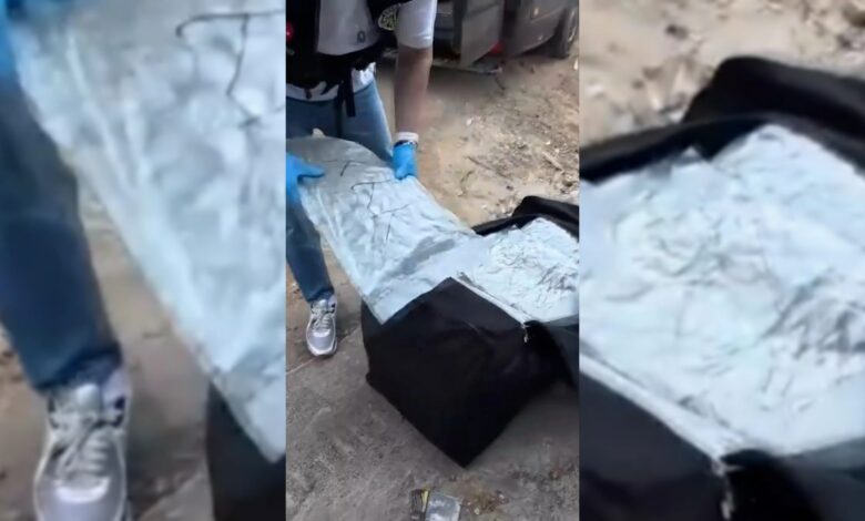بعد تتبّع مركبتين.. الشرطة التركية تضبط 409 كيلوغرامات و600 غرام من «سكونك» في بيكوز
