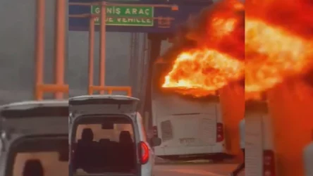اصطدام حافلة بين ديار بكر وإسطنبول بالحواجز يحولها إلى كومة حديد في تركيا.. قتيلان و8 مصابين