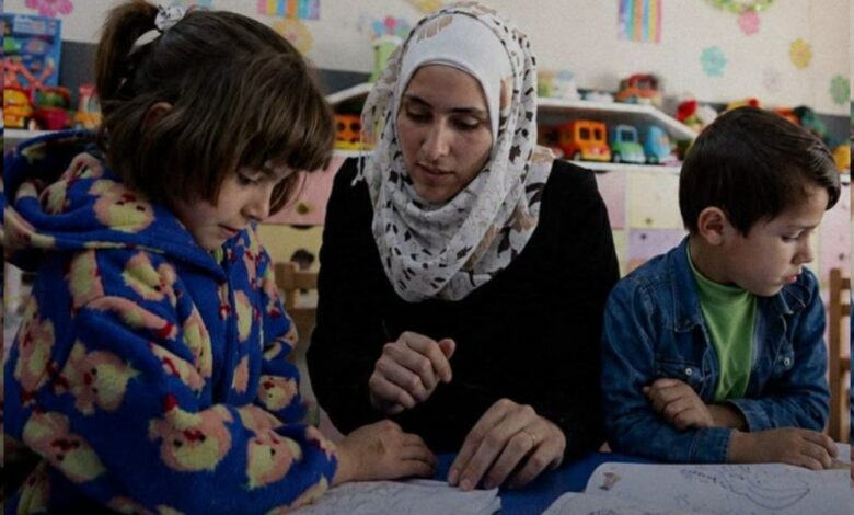بعد عودتهم من تركيا.. وزارة التربية السورية تفتح باب التعاقد أمام المعلمين بشروط