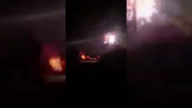 تماس في خط نقل كهرباء بأنطاليا يطلق شرارات ليلًا.. وتدخل الفرق يمنع تفاقم الخطر