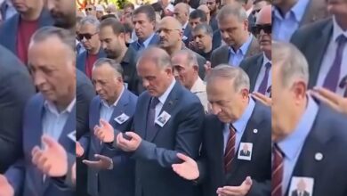 عاجل | والد نائب رئيس بلدية إسطنبول الكبرى يُوارى الثرى في مراسم حضرها نائب تركي