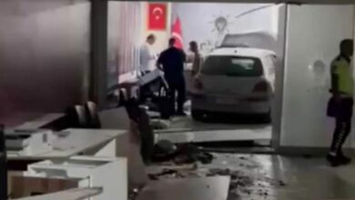عاجل | اقتحام سيارة لمقر حزب العدالة والتنمية في مانيسا وإصابة شخص