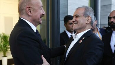 ألييف وبيزشكيان يتبادلان الحديث بالتركية على هامش قمة شنغهاي في بيشكيك