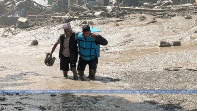 ارتفاع ضحايا فيضانات نيبال إلى 987 قتيلاً و3916 مفقوداً بينهم 583 أجنبياً