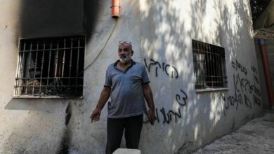 مستوطنون يحرقون غرفة في منزل فلسطيني بعد فشل محاولة إحراق مسجد في نابلس