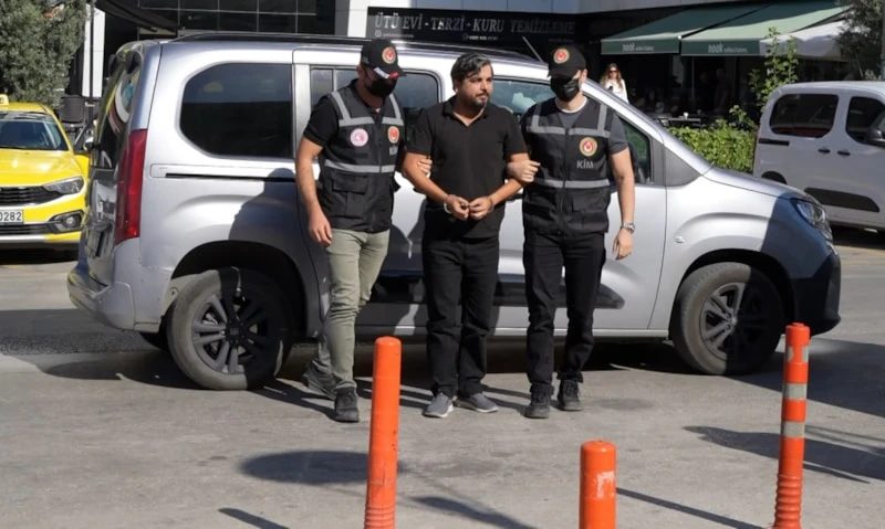 ضبط يوتيوبر ممنوع من السفر متخفياً أسفل شاحنة أثناء محاولته عبور الحدود إلى بلغاريا