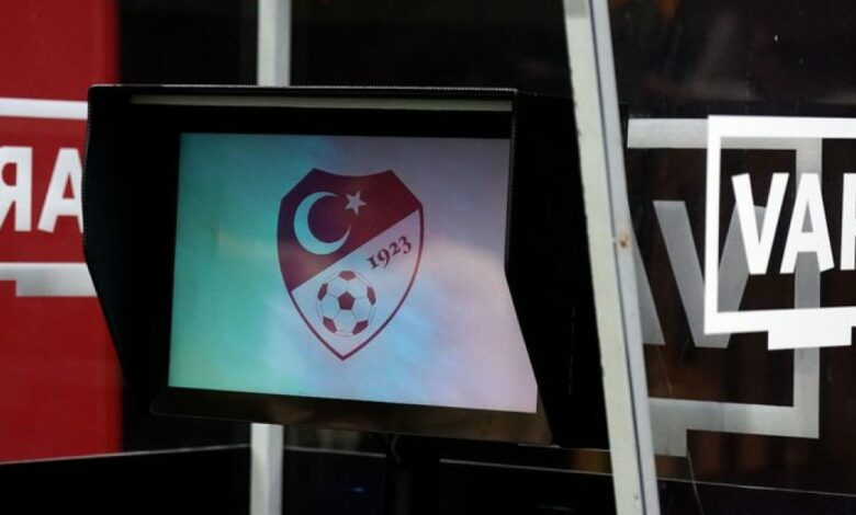 الاتحاد التركي ينشر تسجيلات VAR لمباراة غلطة سراي وغوزتبه.. حوار ركلة الجزاء كاملاً