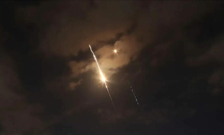 عاجل | الجيش الإيراني يعلن استهداف منشآت رادار أمريكية في قاعدة بالبحرين رداً على هجمات جنوبي البلاد