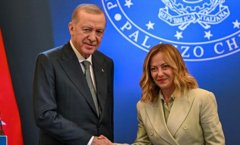 أردوغان يهنئ ميلوني بعد احتفاظها بالسلطة 1413 يومًا في إيطاليا