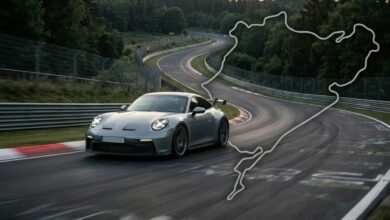 بورشه تطلق نسخة خاصة من 911 GT3 للاحتفال بمرور قرن على حلبة نوربورغرينغ.. 100 سيارة فقط