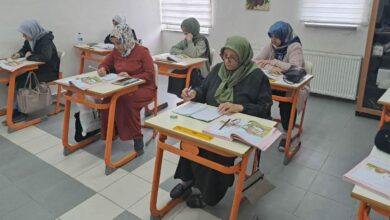 عاجل | 471 ألف امرأة تركية تتعلم القراءة والكتابة في 8 سنوات