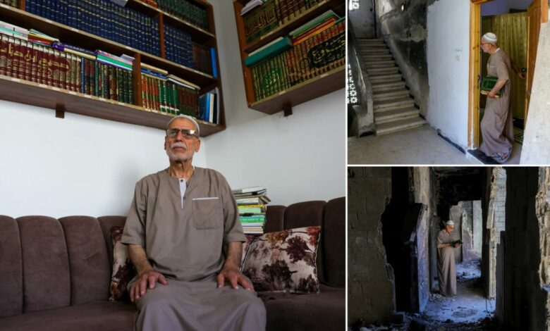 بعد احتراق جزء كبير من منزله.. سوري يستعيد أكثر من ألف كتاب أخفاها خلف جدار في حمص