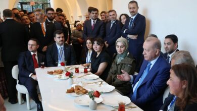 بعد كلمته في قمة المناخ.. أردوغان يغادر مقر الأمم المتحدة سيرًا إلى محل حلويات