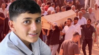 حبس ابن عم طفل عُثر عليه ميتًا في حقل ذرة بماردين التركية.. ماذا قال عن البندقية؟
