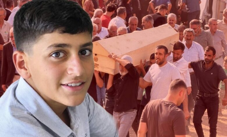 حبس ابن عم طفل عُثر عليه ميتًا في حقل ذرة بماردين التركية.. ماذا قال عن البندقية؟