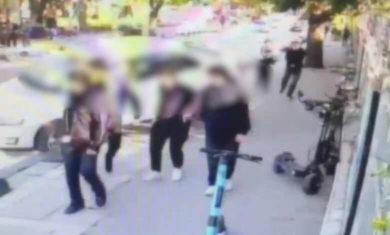فقد السيطرة فاصطدم بسيارة و4 أطفال في إسطنبول التركية.. توقيف السائق