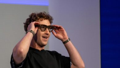 Apple Watch تستمع دائمًا لما حولها.. والعبء يقع على من لا يرتديها