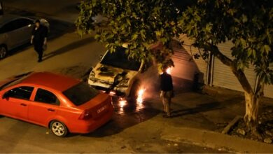إحراق سيارة أمام معرض عائلة في إسطنبول التركية وسط ادعاء بطلب إتاوة قدرها 10 ملايين ليرة
