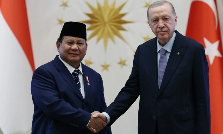 أردوغان يدعو رئيس إندونيسيا إلى قمة المناخ في أنطاليا.. ويبحث توسيع التعاون الدفاعي