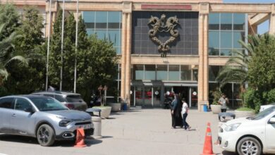 خلاف على أرض يتحول إلى قتال عائلي في شرناق التركية.. وفاة شاب وتوتر أمام المستشفى