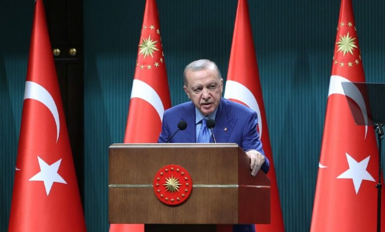 أردوغان يتوعد المتلاعبين في الأسواق التركية.. ويحدد نطاق مشكلة الصناديق