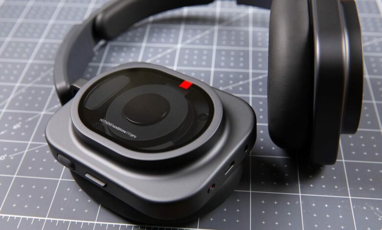 سماعات Nothing Headphone 1 Pro تتيح سماع المزيج بلا تلوين بمفتاح مخصص للاستوديو