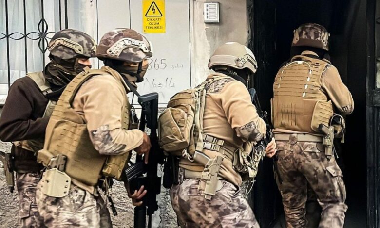 الشرطة التركية تفكك خلية تمويل لـ«داعش» في إسطنبول جمعت أموالًا باسم المساعدات وحوّلتها إلى سجناء التنظيم
