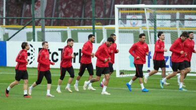 قبل مواجهة بلجيكا.. آلام إصبع القدم تغيّب أوركون كوكجو عن تدريب تركيا