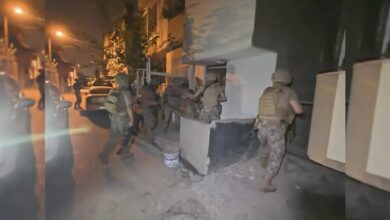 تركيا توقف 64 مشتبهًا في عملية ضد تنظيم شيمشكيلر.. قنبلتان مخبأتان داخل أريكة في منطقة ألعاب