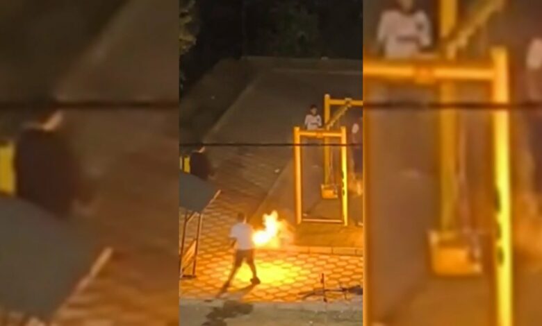 عاجل | كلما انطفأت أعادوا إشعالها.. توقيف 3 قاصرين بعد تخويف أطفال بعصي مشتعلة في ماردين