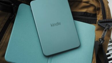 أمازون تحدّث أجهزة Kindle.. وغطاء مغناطيسي يعيد أزرار تقليب الصفحات