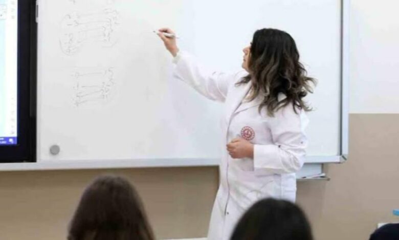 تقرير OECD: تركيا تلبي حاجة مدارسها إلى المعلمين بالكامل.. وغيابهم أقل تأثيرًا في التعلم